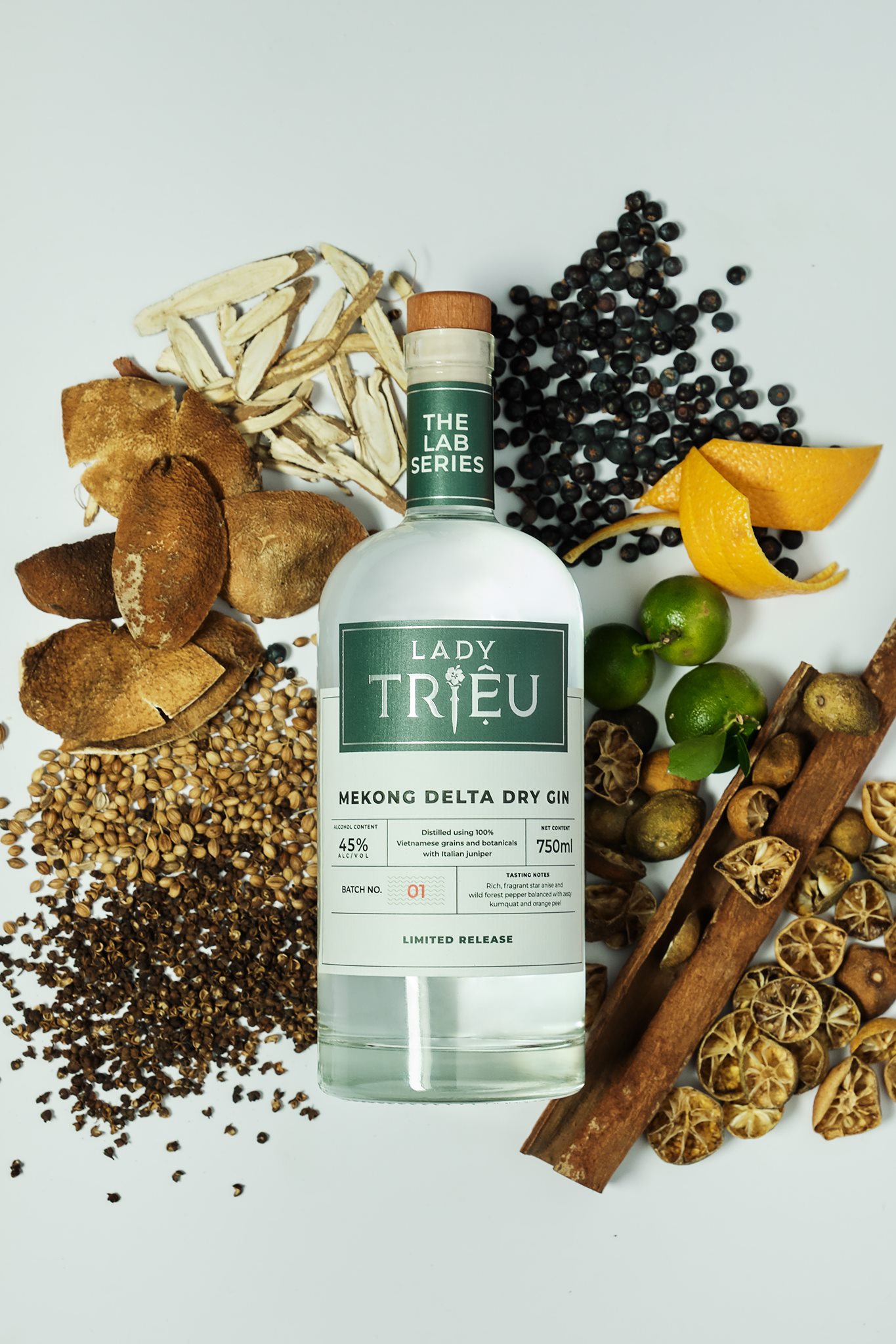 LADY TRIỆU LABSERIES MEKONG DELTA DRY GIN