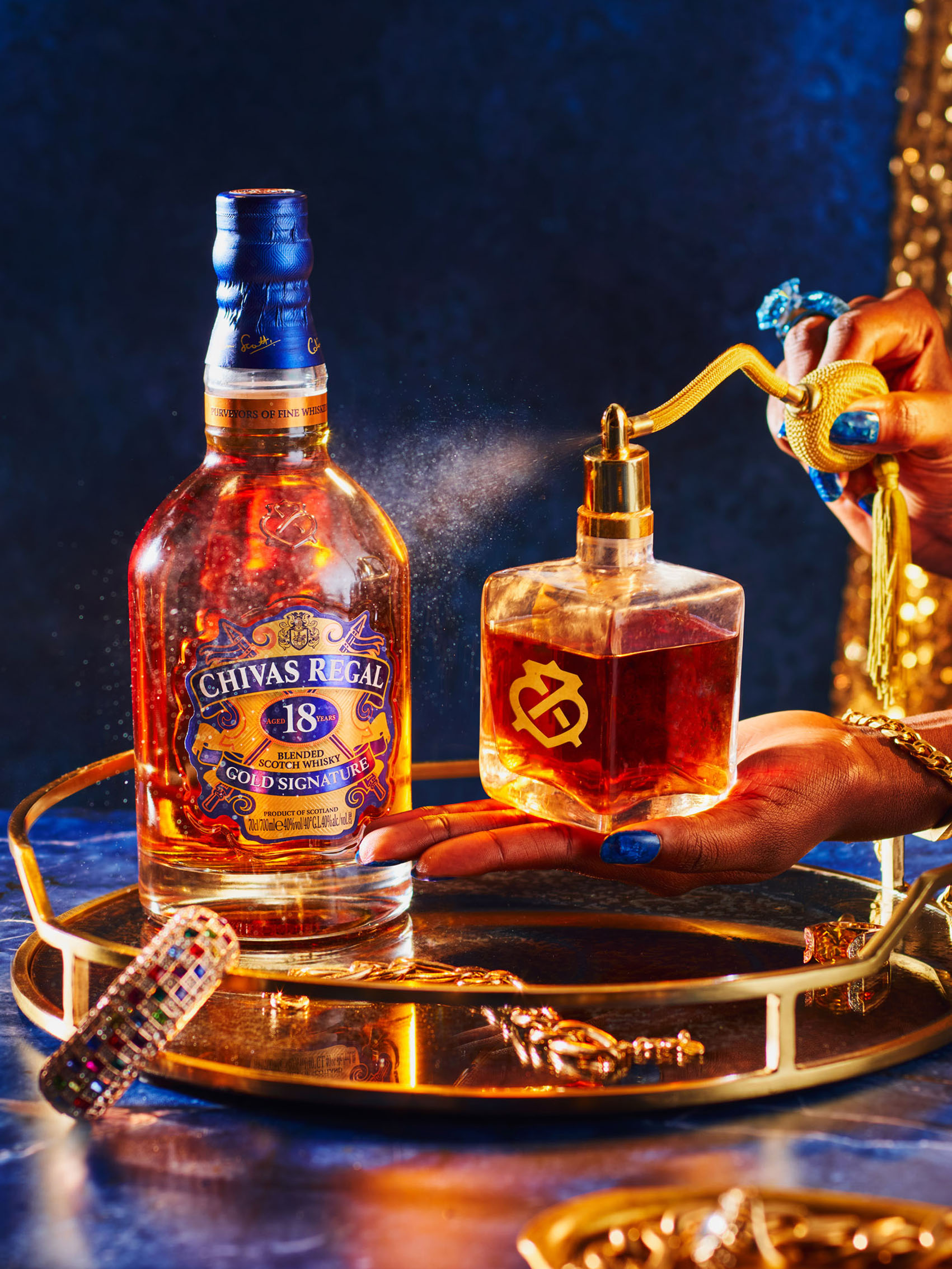 rượu whisky chivas 18 năm