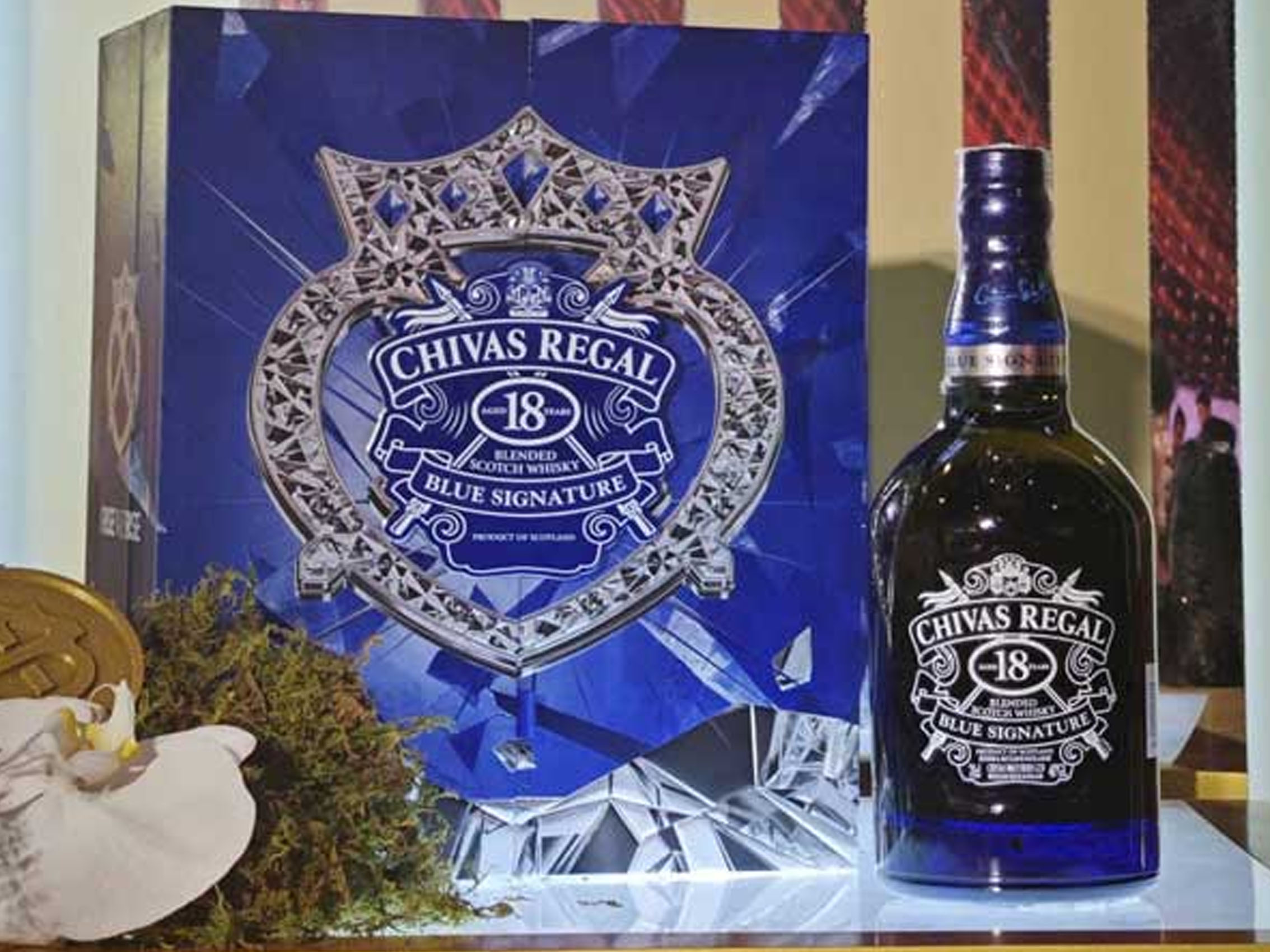 rượu whisky chivas 18 năm blue