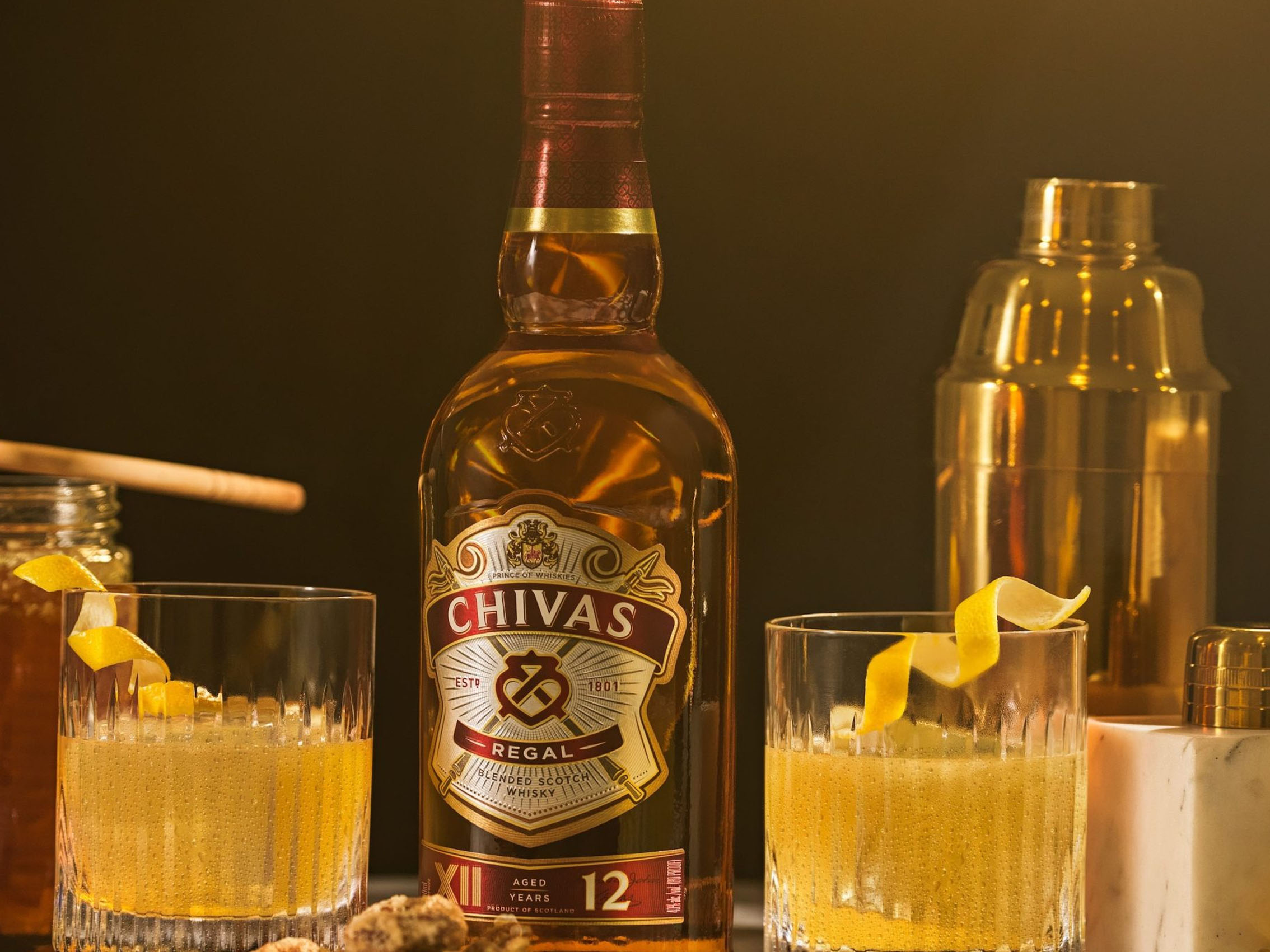 rượu whisky chivas regal 12 năm