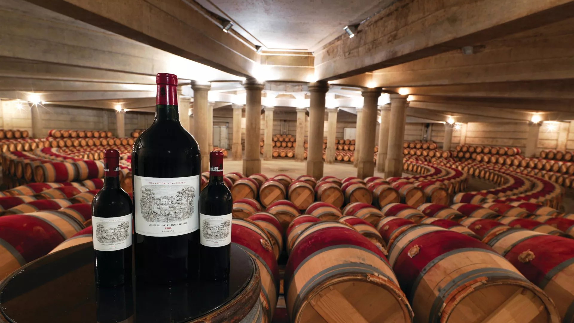 Hầm rượu vang Chateau Lafite Rothschild 150 năm tuổi