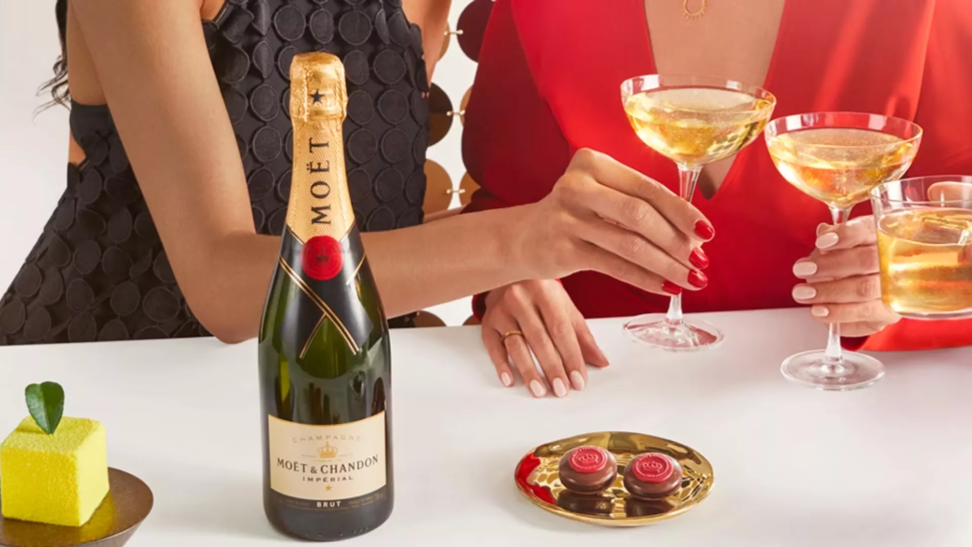 Rượu vang Moët Chandon trong bữa tiệc