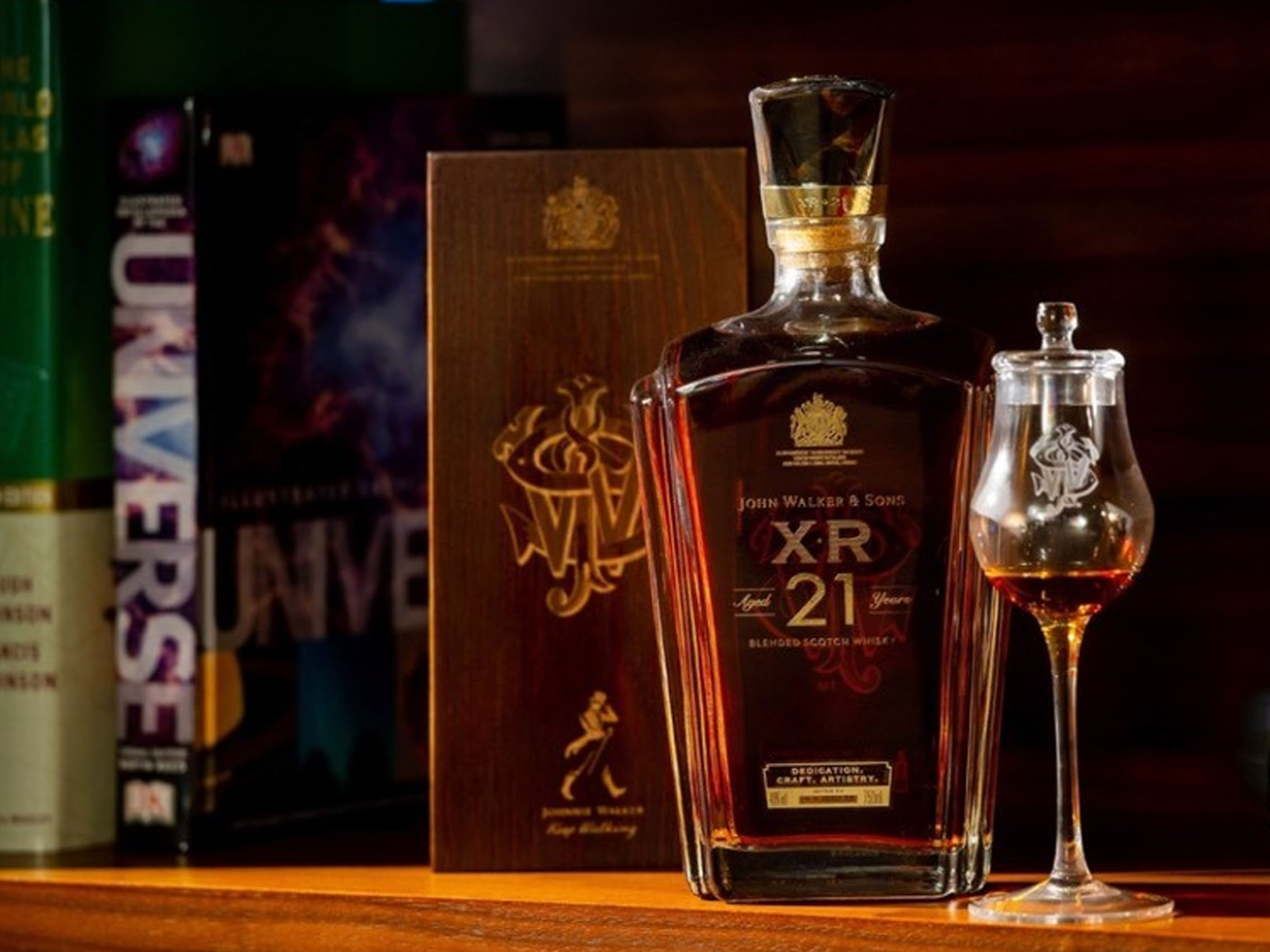 rượu whisky johnnie walker xr 21 năm