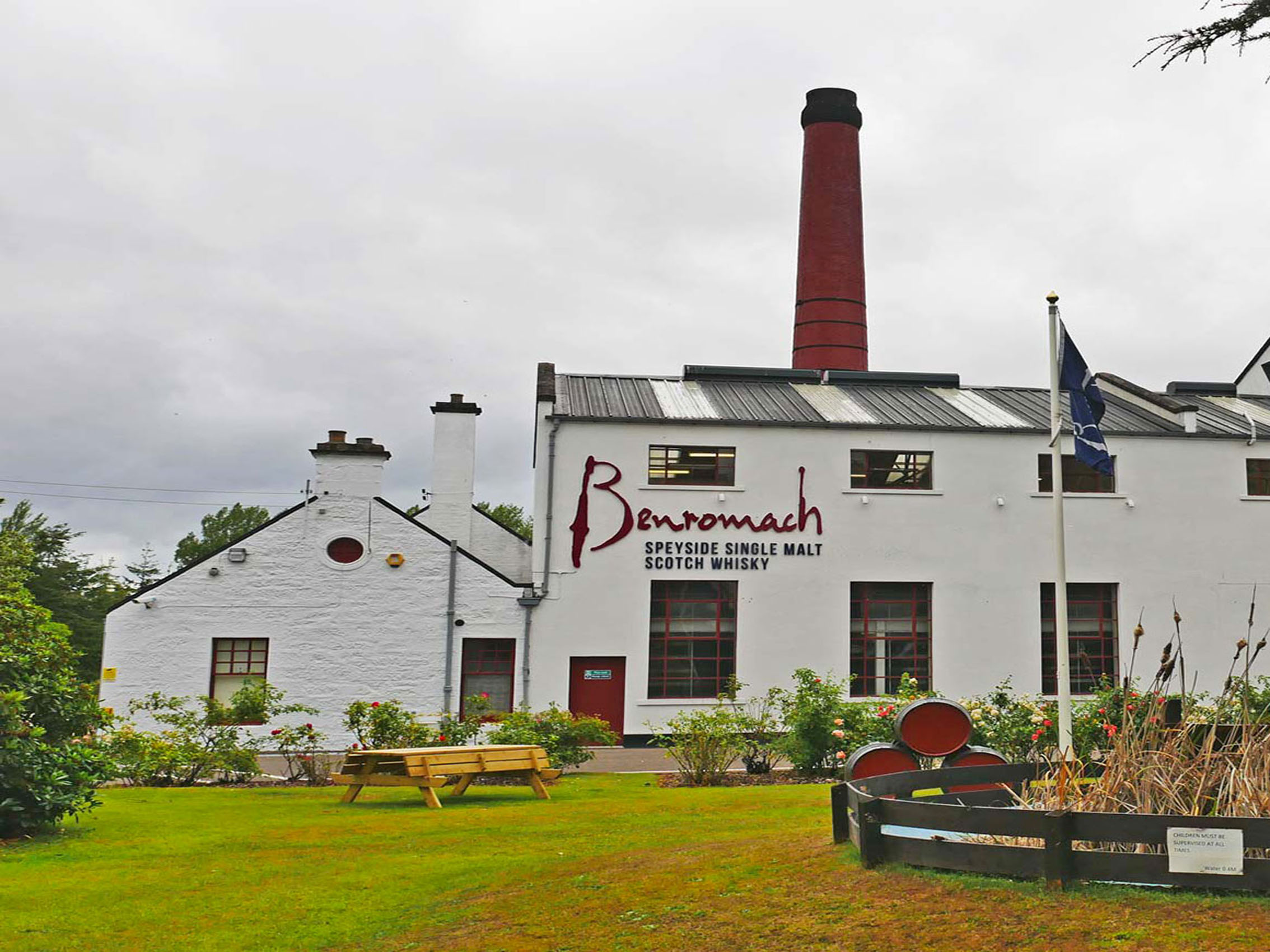 rượu benromach 2011 - contrasts: triple distilled