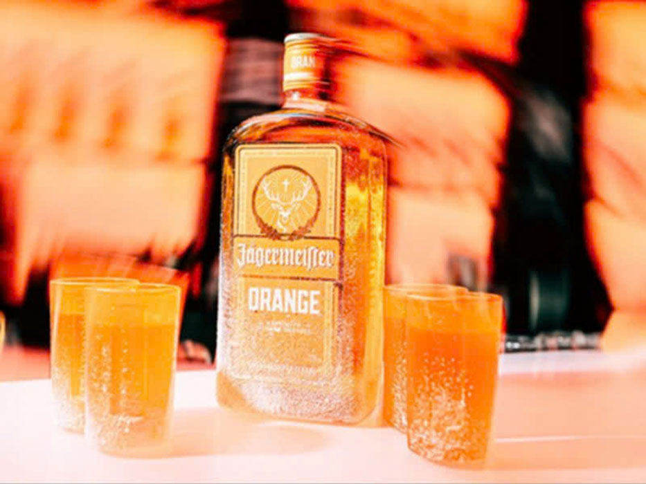 Thưởng thức Jagermeister Orange: Shot lạnh, chai bắt mắt Thưởng thức Jagermeister Orange: Shot lạnh, chai bắt mắt