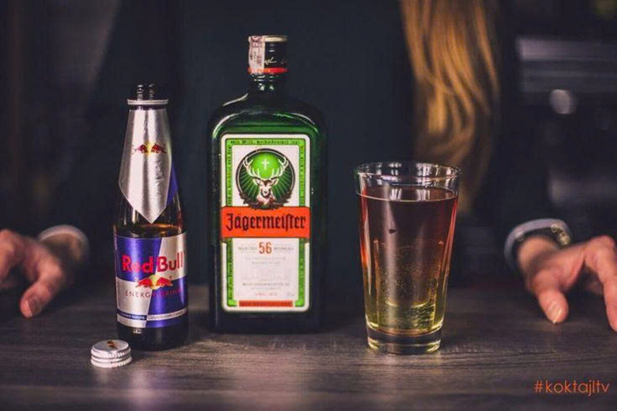 3 công thức jager bomb đỉnh cao tại nhà: Pha chế dễ dàng 3 công thức jager bomb đỉnh cao tại nhà: Pha chế dễ dàng
