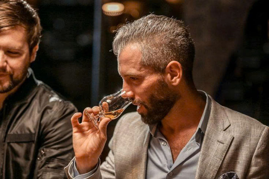 5 mẹo chọn rượu whisky biếu sếp chuẩn