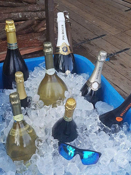 Hướng dẫn chọn rượu vang moscato cho phụ nữ chi tiết nhất Hướng dẫn chọn rượu vang moscato cho phụ nữ chi tiết nhất
