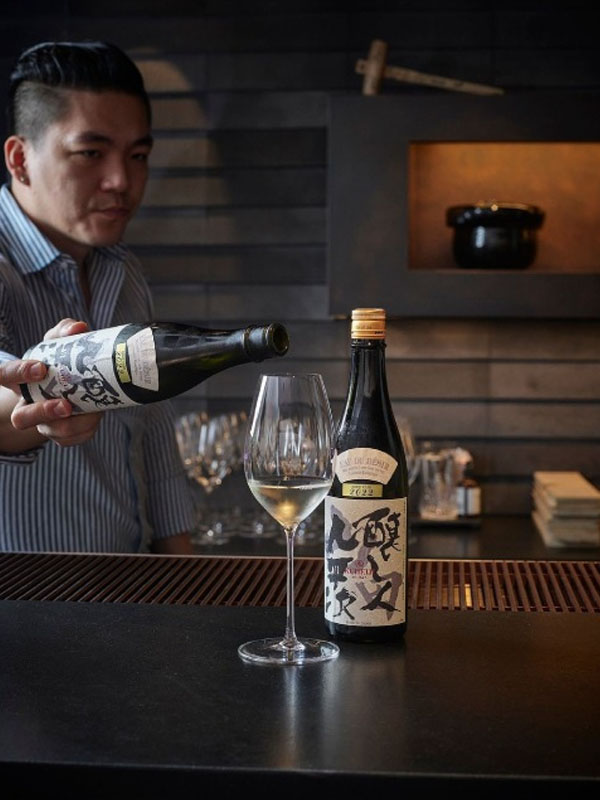 rượu sake kamoshibito kuheji eau du desir junmai daiginjo 16%