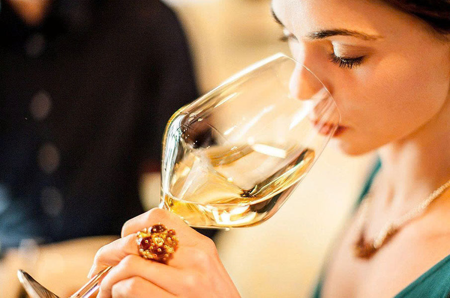 Top 10 chai rượu vang moscato phụ nữ yêu thích nhất Top 10 chai rượu vang moscato phụ nữ yêu thích nhất