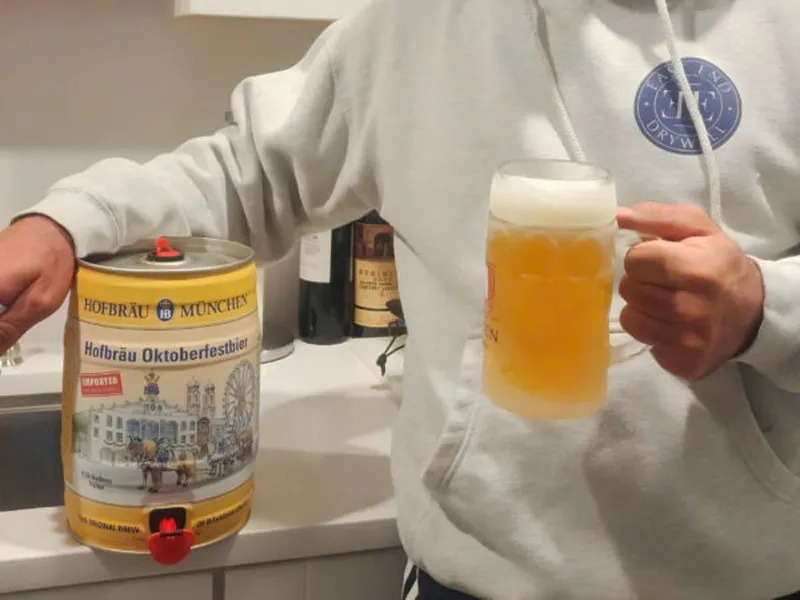 Bia hofbrau oktoberfest 6,3% đức bom 5l