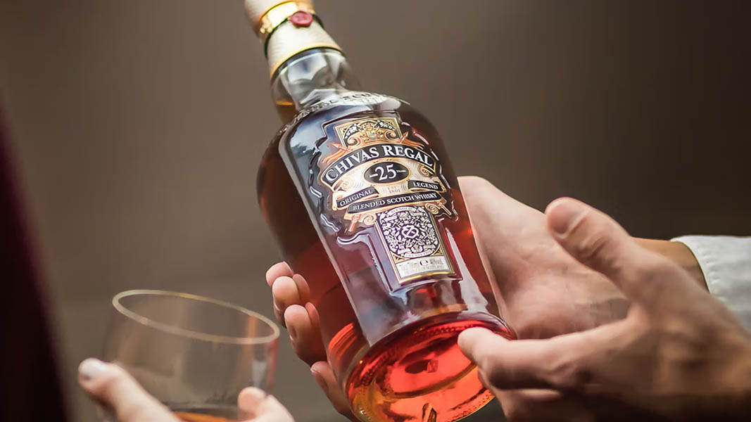 cách kiểm tra rượu chivas 25 thật giả chi tiết nhất 2025
