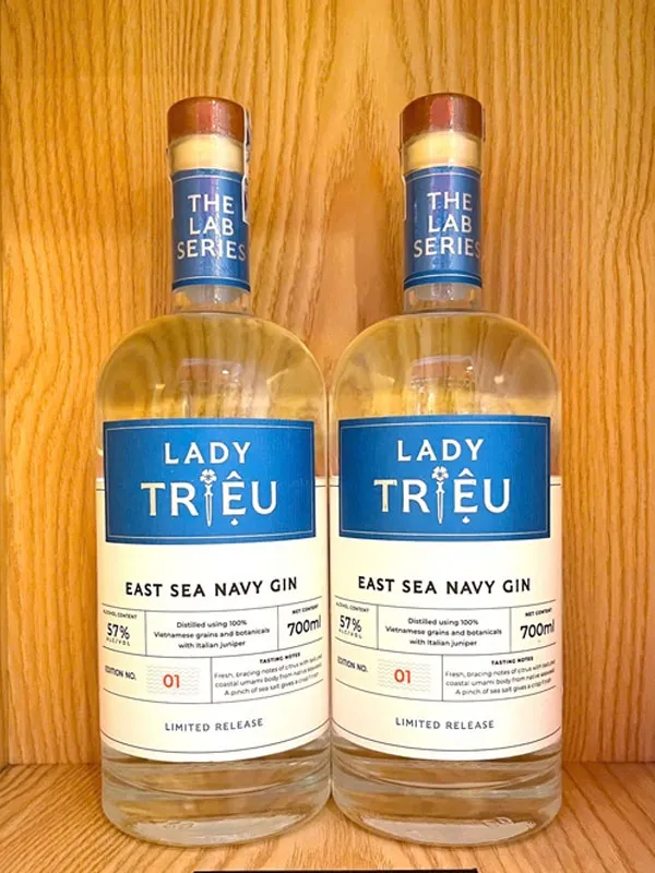 gin lady trieu east sea navy gin