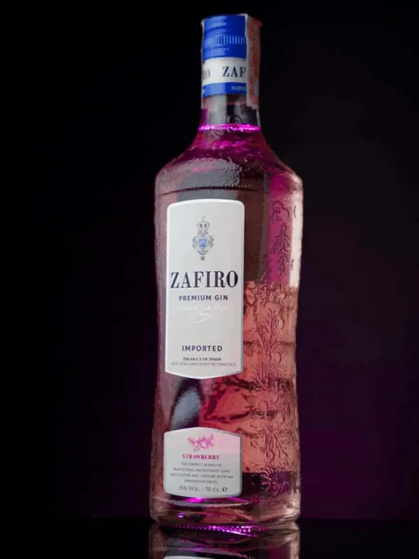 gin zafiro strawberry