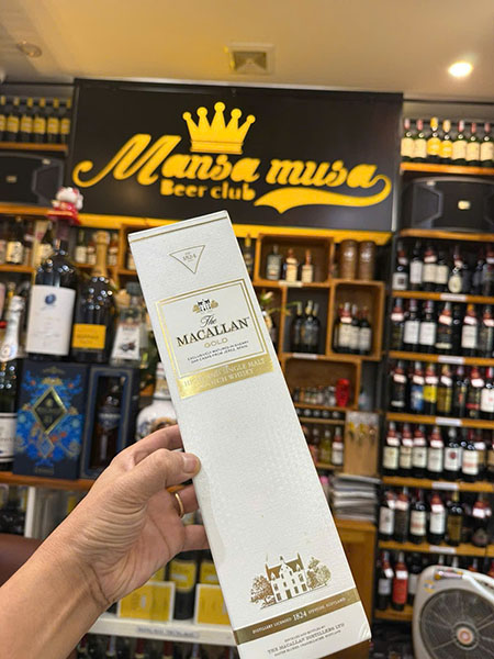 macallan 12 năm colour collection với aurora: so sánh chi tiết
