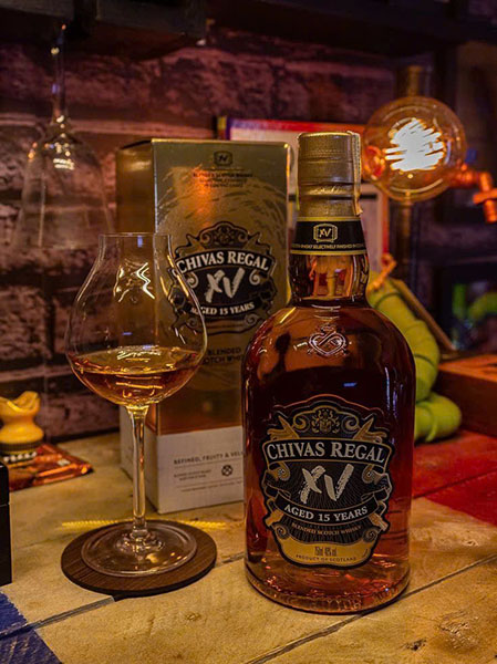 hộp quà tết rượu chivas cao cấp, quà tặng doanh nghiệp 2026?