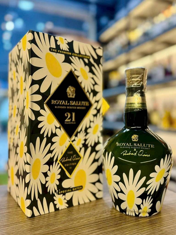 royal salute 21 năm - richard quinn daisy edition II