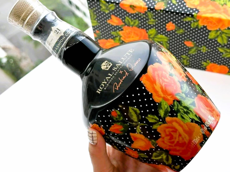 royal salute 21 năm - richard quinn roses edition II
