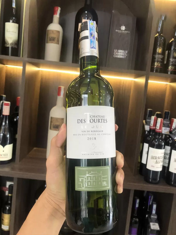 rượu vang trắng château des tourtes duo