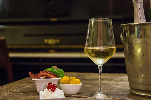 top 10 chai vang moscato giá rẻ dưới 200k đáng thử top 10 chai vang moscato giá rẻ dưới 200k đáng thử