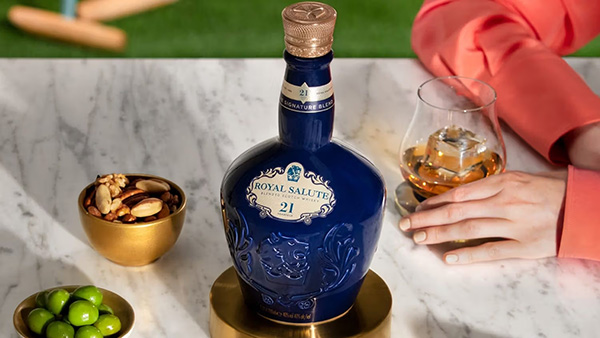 đặc điểm nổi bật của chivas 21 royal salute tết