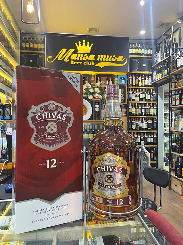 giá hộp quà tết rượu chivas là bao nhiêu?