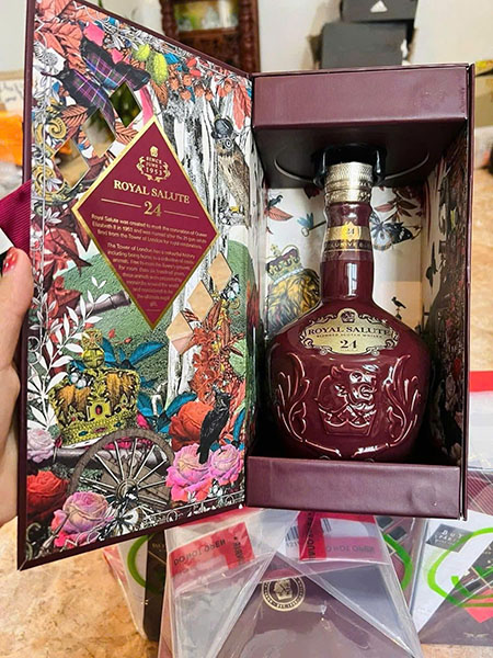 mua chivas 24 hộp quà tết 2026 chính hãng ở đâu uy tín