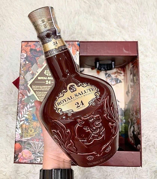 mua chivas 24 hộp quà tết 2026 chính hãng ở đâu uy tín