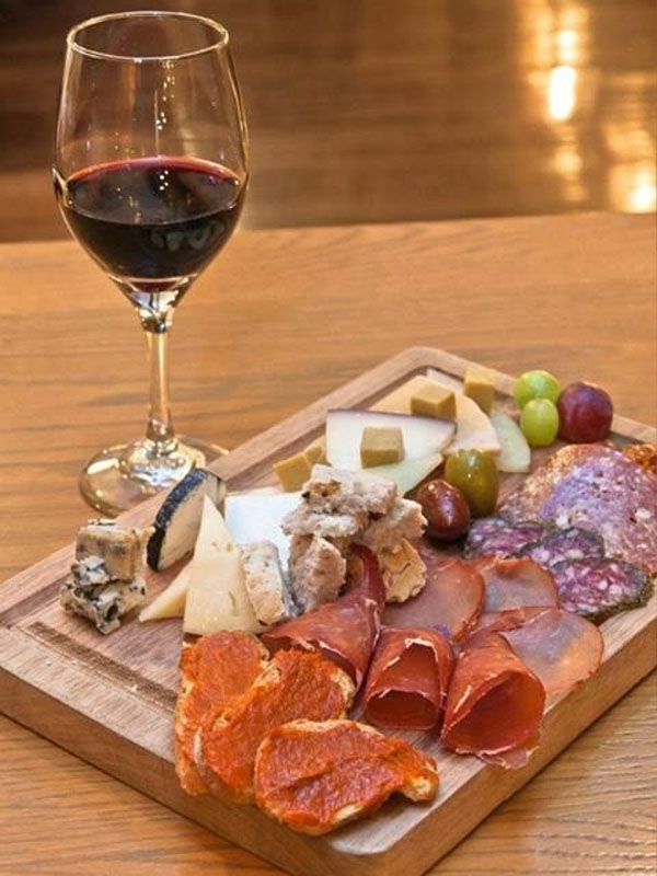 rượu domaine faiveley "clos de l'ecu" beaune premier cru monopole 2020 rượu domaine faiveley "clos de l'ecu" beaune premier cru monopole 2020