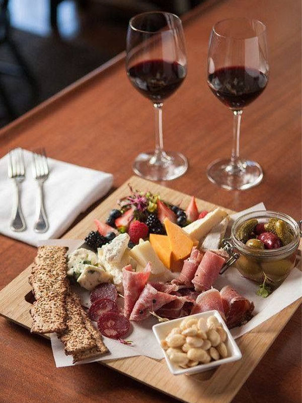 rượu domaine faiveley frémiets volnay premier cru 2017 rượu domaine faiveley frémiets volnay premier cru 2017