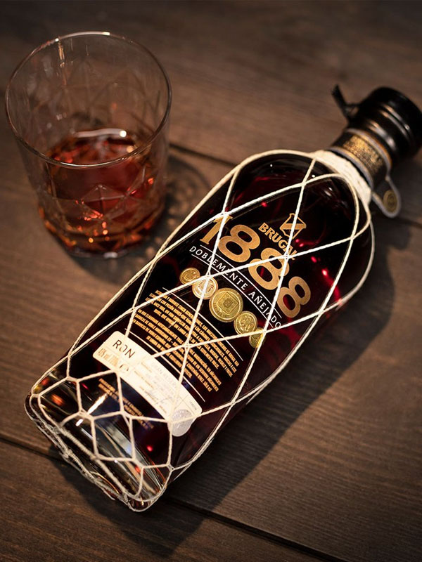 rượu rum brugal 1888