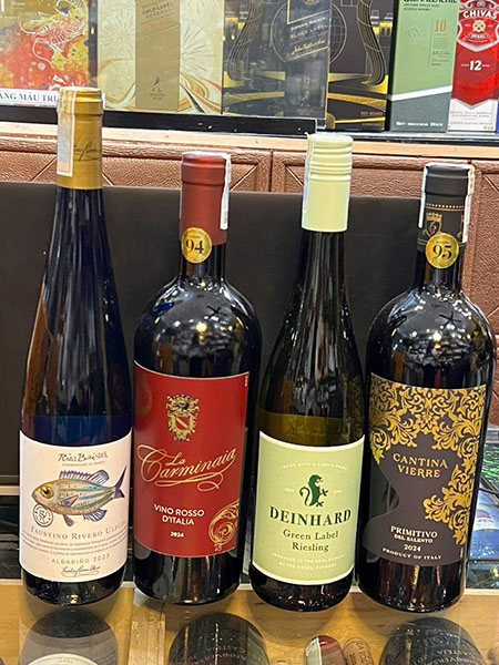 bí quyết chọn hộp quà rượu vang độc đáo cho tết 2026