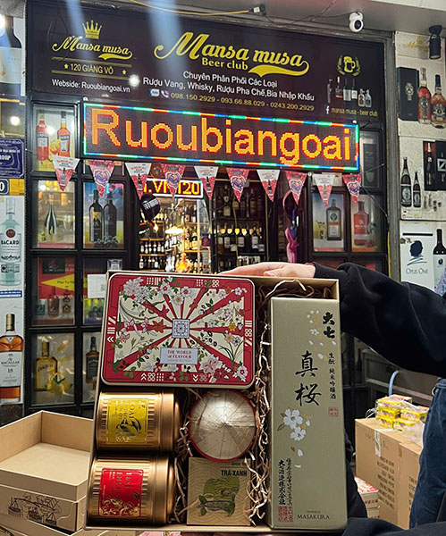 hộp quà rượu vang nổ chúc mừng năm mới tại cầu giấy uy tín