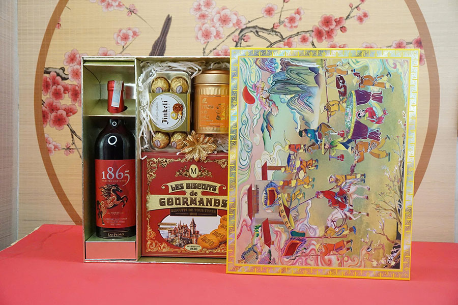 hộp quà rượu vang nổ chúc mừng năm mới tại cầu giấy uy tín