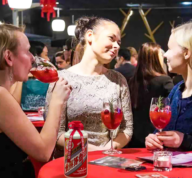 phân biệt rượu mao đài thật giả khi mua quà tết 2026