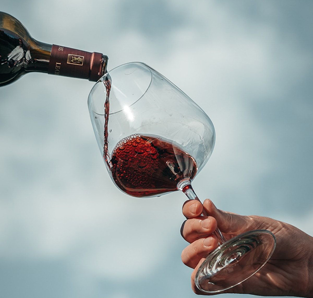 8/3: chọn rượu vang gì cho phụ nữ không thích vị chát? top 5