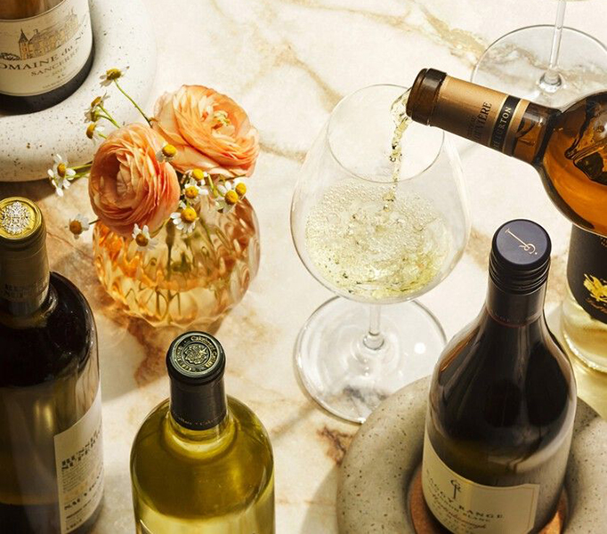 đừng mua hoa, tặng ngay rượu vang 8/3 dưới 1 triệu đồng