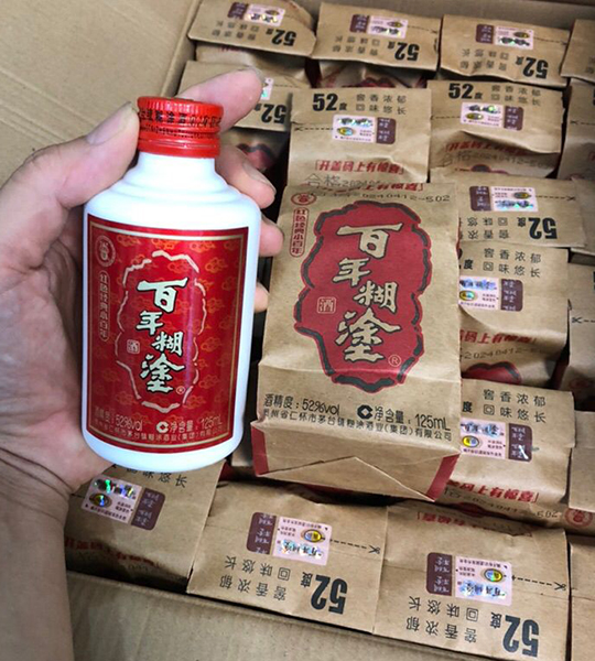 mua 2 thùng rượu bách niên hồ đồ, tặng ngay 6 ly cao cấp mua 2 thùng rượu bách niên hồ đồ, tặng ngay 6 ly cao cấp