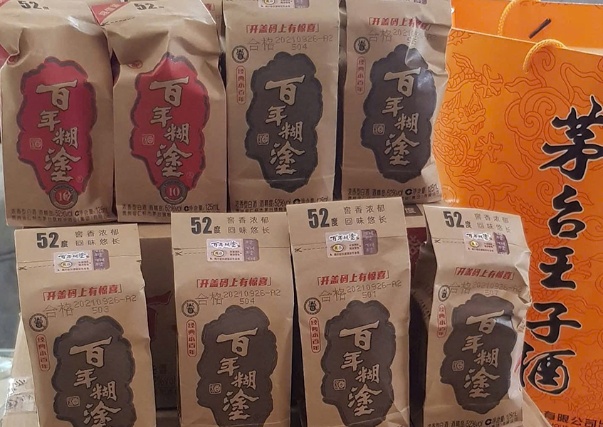 mua 2 thùng tặng 6 ly bách niên hồ, giá cũ cực ưu đãi