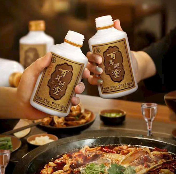 Ưu đãi cực lớn: Mua 2 thùng rượu Hồ Đồ tặng bộ 6 ly