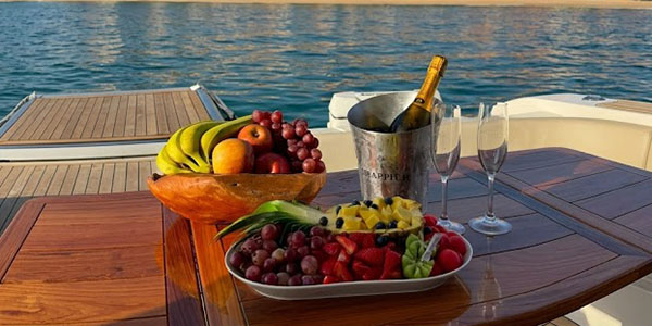 rượu vang nổ moscato ngọt ngào cho tiệc cuối tuần